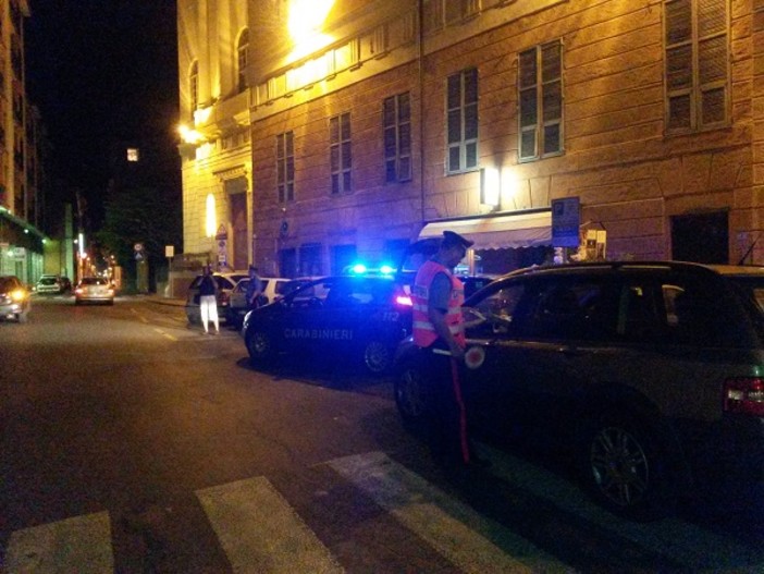Imperia: controlli straordinari dei Carabinieri nella notte, raffiche di denunce e un arresto Imperia: controlli straordinari dei Carabinieri nella notte, raffiche di denunce e un arresto