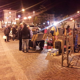 L'unica animazione presente in piazza Colombo la sera del venerdì del Festival
