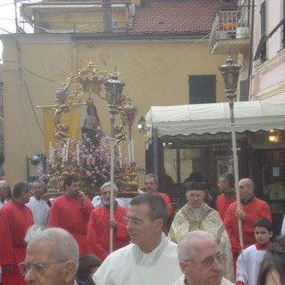 Taggia: festa del Santo Patrono, si è svolta la processione della Madonna Miracolosa
