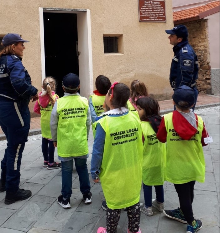 Ospedaletti: è terminato il ciclo dedicato all'educazione stradale proposto dalla polizia locale alla scuola dell'infanzia Ospedaletti: è terminato il ciclo dedicato all'educazione stradale proposto dalla polizia locale alla scuola dell'infanzia