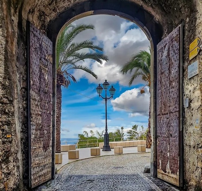 Ventimiglia, nuovo defibrillatore per la comunità: verrà posizionato nel centro storico Ventimiglia, nuovo defibrillatore per la comunità: verrà posizionato nel centro storico