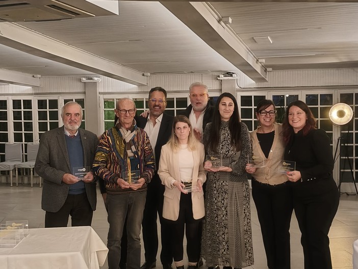 Premiazione delle eccellenze locali: Il 'Confesercenti Award' riconosce le imprese del territorio Premiazione delle eccellenze locali: Il 'Confesercenti Award' riconosce le imprese del territorio