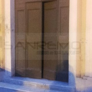 Sanremo: chiusa la chiesa di Sant'Anna a Coldirodi, l'agenzia di pompe funebri non sa dove lasciare la salma per la camera ardente Sanremo: chiusa la chiesa di Sant'Anna a Coldirodi, l'agenzia di pompe funebri non sa dove lasciare la salma per la camera ardente