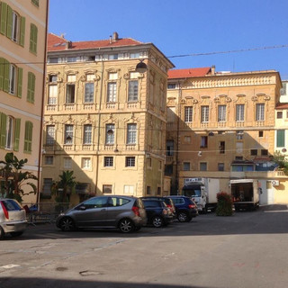 Sanremo: da domani a domenica mercatini dell'artigianato in Piazza Borea d'Olmo Sanremo: da domani a domenica mercatini dell'artigianato in Piazza Borea d'Olmo