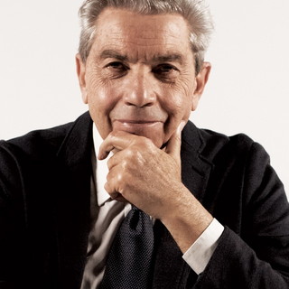 Antonio Padellaro a Imperia presenta il suo ultimo libro 'Confessioni di un ex elettore' Antonio Padellaro a Imperia presenta il suo ultimo libro 'Confessioni di un ex elettore'
