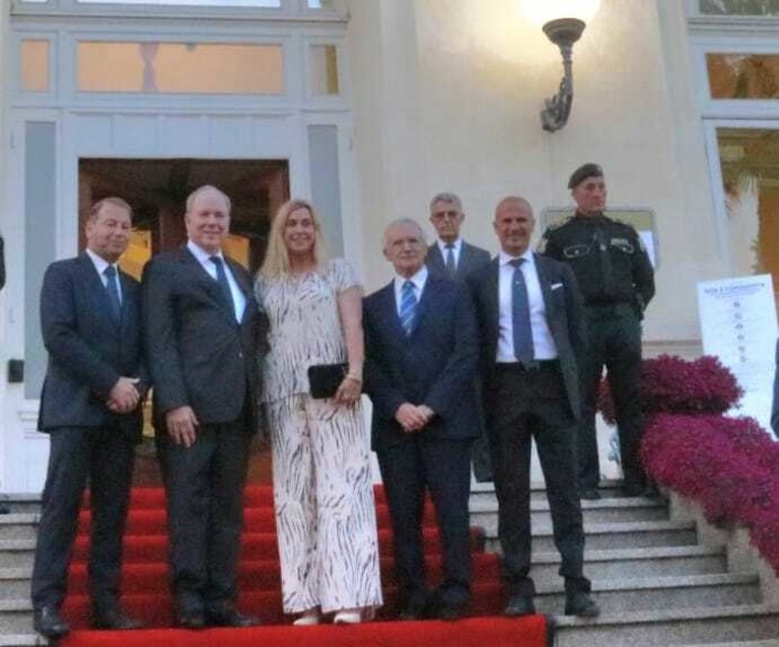 Una notte da principe al Casinò: "Cena a Palazzo" porta Alberto II nel cuore di Sanremo