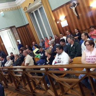 Tra il pubblico in aula anche molti dipendenti e sindacalisti Tra il pubblico in aula anche molti dipendenti e sindacalisti