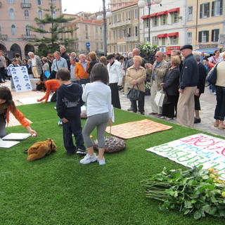 Sanremo: manifestazione di ieri in Piazza Colombo, l'opinione di un altro lettore Sanremo: manifestazione di ieri in Piazza Colombo, l'opinione di un altro lettore