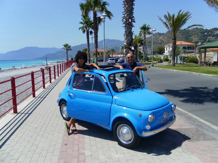 Domenica prossima, due soci del 'Fiat 500 Club Italia' in partenza per una vacanza alternativa Domenica prossima, due soci del 'Fiat 500 Club Italia' in partenza per una vacanza alternativa