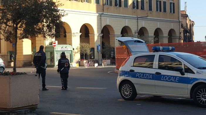 Imperia, oltre 18 mila verbali elevati dalla polizia locale in soli 10 mesi del 2020: quasi un milione di euro di sanzioni