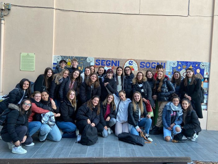 Al via il progetto di alternanza scuola-lavoro per gli alunni di Imperia e Sanremo del liceo Amoretti (foto) Al via il progetto di alternanza scuola-lavoro per gli alunni di Imperia e Sanremo del liceo Amoretti (foto)