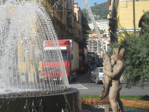 Un momento del corteo di sabatio scorso pro autoparco ai Piani