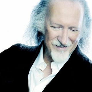 Festival di Sanremo, Piero Cassano sarà premiato al Press Golden Gala con il “DietroLeQuinte” 2026 al Victory Morgana