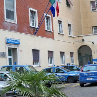 Ventimiglia: tunisino tenta l'evasione lanciandosi da una finestra del commissariato