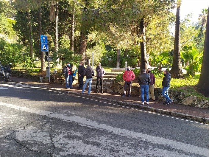 Imperia: presidio davanti la prefettura degli operatori di vigilanza privata: "Nostro contratto scaduto da cinque anni" (foto e video)