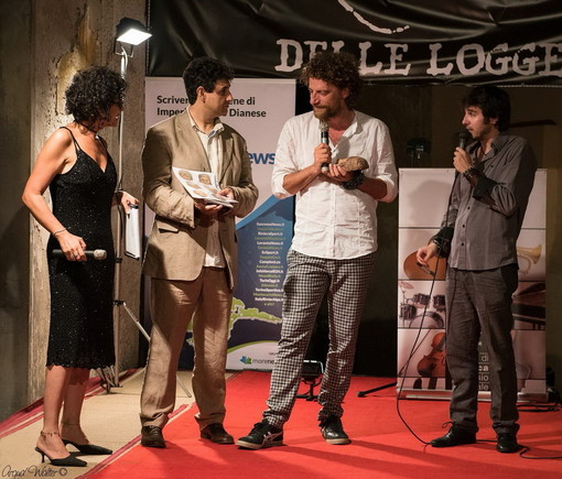 Imperia: con il Premio delle Logge a Maurizio Lastrico, conclusa con successo la rassegna 'Concerti e Teatro delle Logge' Imperia: con il Premio delle Logge a Maurizio Lastrico, conclusa con successo la rassegna 'Concerti e Teatro delle Logge'