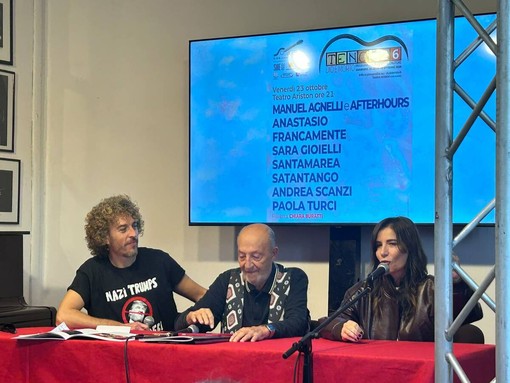 Premio Tenco, Paola Turci canta per i pazienti dell’ospedale di Sanremo e si commuove: “Un uomo piangeva, la musica è una carezza all’anima” Premio Tenco, Paola Turci canta per i pazienti dell’ospedale di Sanremo e si commuove: “Un uomo piangeva, la musica è una carezza all’anima”