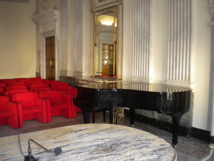 Imperia: al Ridotto del Teatro Cavour arriva un pianoforte a coda, l'inaugurazione dello spazio in programma a marzo Imperia: al Ridotto del Teatro Cavour arriva un pianoforte a coda, l'inaugurazione dello spazio in programma a marzo
