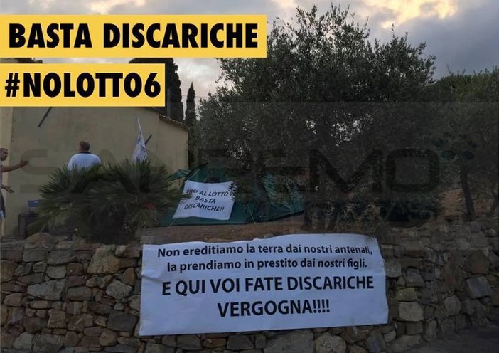 Sanremo: prosegue il presidio del M5s al Lotto 6, 'Noi non restiamo in silenzio e non vogliamo più discariche' Sanremo: prosegue il presidio del M5s al Lotto 6, 'Noi non restiamo in silenzio e non vogliamo più discariche'