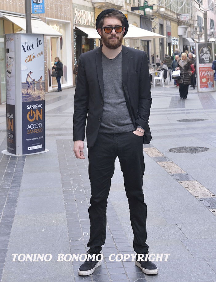 #Festival: una gallery con le foto dei cantanti all'ingresso del Teatro Ariston per le prove di ieri