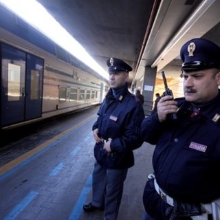 La Polizia di Stato soccorre a Ventimiglia un giovane polacco in stazione per un lieve incidente: aveva un mandato di arresto europeo a scopo di  estradizione