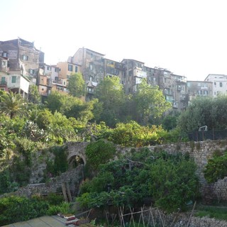 Ventimiglia: domani un flash mob sulle antiche mura della città alta Ventimiglia: domani un flash mob sulle antiche mura della città alta