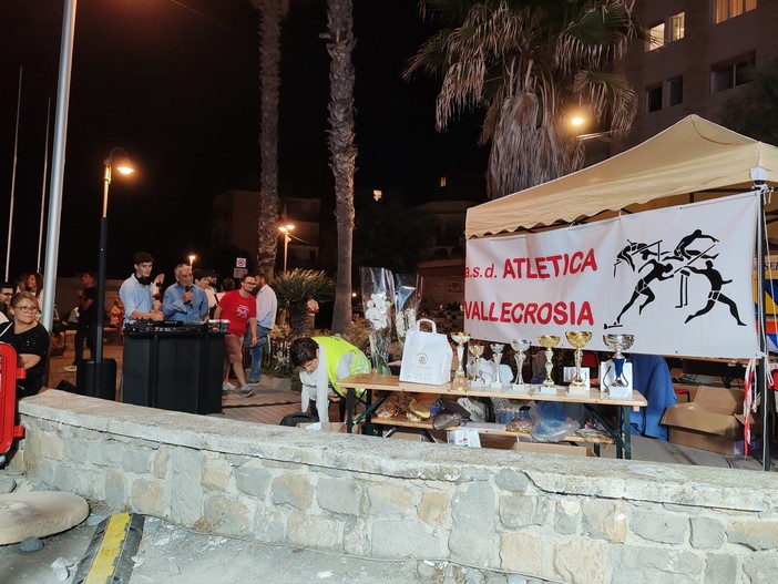 Sport e solidarietà, a Vallecrosia al Mare torna la "Passeggiata sotto le stelle": pre-iscrizioni online fino al 4 agosto Sport e solidarietà, a Vallecrosia al Mare torna la "Passeggiata sotto le stelle": pre-iscrizioni online fino al 4 agosto