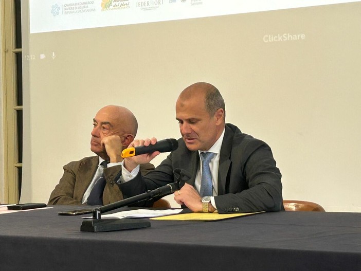 Corso Fiorito, cambia la sfilata: due giri invece di tre. Sindoni: “Stiamo lavorando per salvare tutti i carri al termine dell'evento” Corso Fiorito, cambia la sfilata: due giri invece di tre. Sindoni: “Stiamo lavorando per salvare tutti i carri al termine dell'evento”