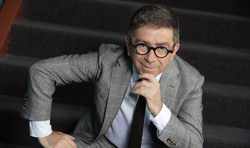 Bordighera: due domeniche di teatro all'ex chiesa Anglicana con Pino Strabioli e Guido Catalano Bordighera: due domeniche di teatro all'ex chiesa Anglicana con Pino Strabioli e Guido Catalano