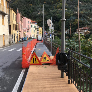 Badalucco: imprevisti per il rifacimento della passeggiata all’ingresso del paese, entro la prossima settimana la fine del nuovo marciapiedi
