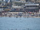 Sanremo: per le temperature record di questo fine mese di aprile, spiagge affollate e primi bagni