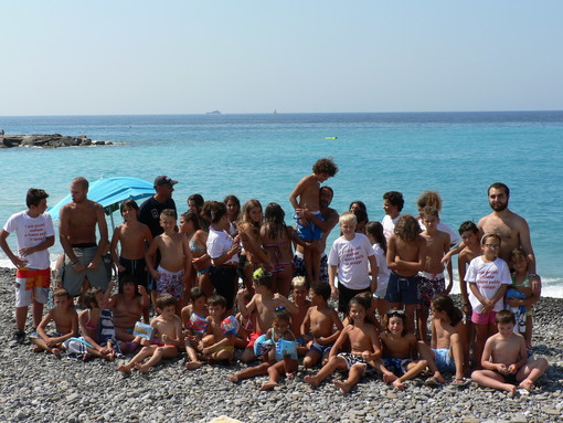 Ospedaletti: oggi i ragazzi del centro estivo alla passeggiata ecologica per il progetto 'Spiagge Pulite'