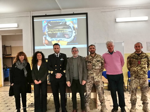 Sanremo: alla scuola 'G. Pascoli', presentato il progetto 'Agenda 2030 - Fuori dalla plastica: un percorso da costruire' Sanremo: alla scuola 'G. Pascoli', presentato il progetto 'Agenda 2030 - Fuori dalla plastica: un percorso da costruire'