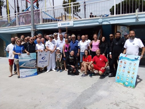 Pulizia dei fondali del porto di Diano Marina: tanti i partecipanti, ecco che cosa è stato trovato in mare Pulizia dei fondali del porto di Diano Marina: tanti i partecipanti, ecco che cosa è stato trovato in mare