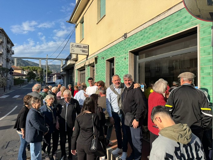 Nuovo point di Obiettivo Bordighera alle Due Strade, tanti cittadini all'inaugurazione (Foto)