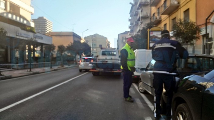 Imperia: in auto con 2,70 di tasso alcolemico, tedesco multato dalla Polizia Locale (foto) Imperia: in auto con 2,70 di tasso alcolemico, tedesco multato dalla Polizia Locale (foto)