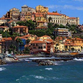 Imperia: donna scippata a Porto Maurizio, appello della figlia sui social per chiede aiuto a eventuali testimoni Imperia: donna scippata a Porto Maurizio, appello della figlia sui social per chiede aiuto a eventuali testimoni