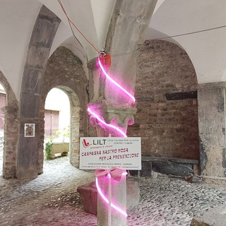 Pigna si colora di rosa per il mese della prevenzione del tumore al seno