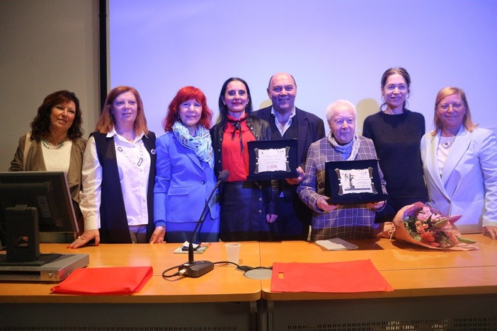 La brillante carriera accademica della Professoressa Elena Accati è premiata dalla Fidapa di Alassio con il riconoscimento di “Eccellenza Donna” La brillante carriera accademica della Professoressa Elena Accati è premiata dalla Fidapa di Alassio con il riconoscimento di “Eccellenza Donna”