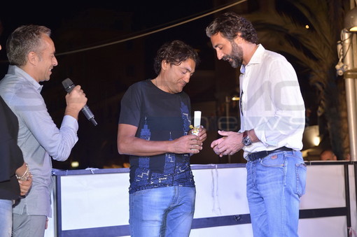Arma di Taggia: un riconoscimento anche a Claudio Chiappucci all'evento che ha premiato i turisti più affezionati (foto)