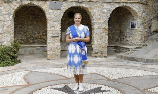 Seborga, la principessa Nina sbarca su Disney+: special guest di una puntata di "Yacht Deals Monaco" Seborga, la principessa Nina sbarca su Disney+: special guest di una puntata di "Yacht Deals Monaco"
