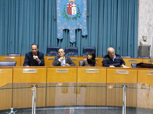 Imperia: scintille all'incontro con i commercianti di via Cascione. L'ex Assessore Gagliano promette di mediare con la Regione Imperia: scintille all'incontro con i commercianti di via Cascione. L'ex Assessore Gagliano promette di mediare con la Regione