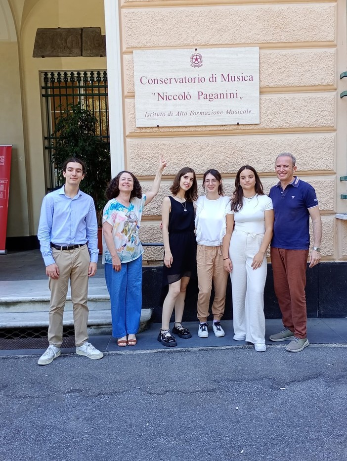 Sanremo, promossi al Conservatorio di Genova 3 alunne del Liceo Musicale "Cassini" e un allievo della Scuola di Musica "Città di Sanremo" Sanremo, promossi al Conservatorio di Genova 3 alunne del Liceo Musicale "Cassini" e un allievo della Scuola di Musica "Città di Sanremo"