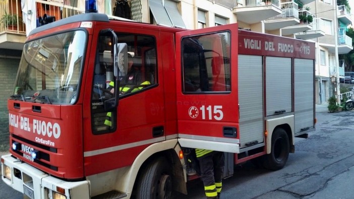 Sanremo, principio di incendio in un appartamento in via Galilei domato dai vigili del fuoco