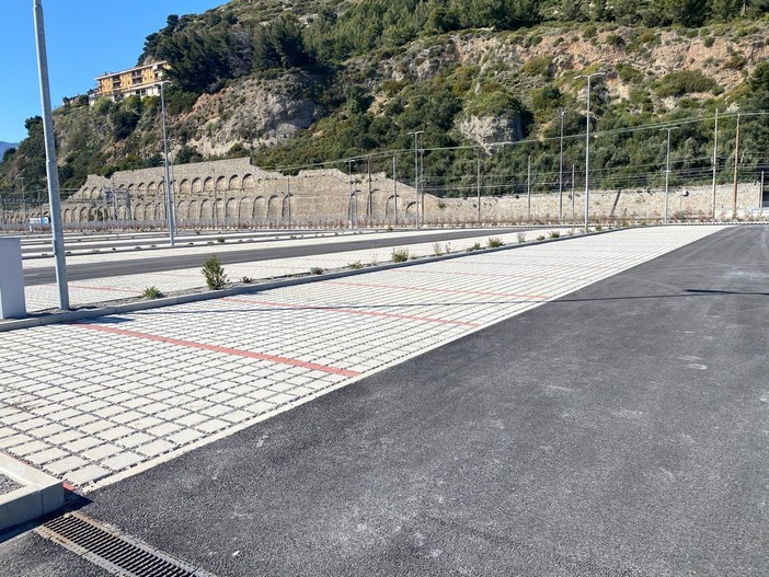 Ventimiglia, apre il nuovo parcheggio di corso Genova (Foto) Ventimiglia, apre il nuovo parcheggio di corso Genova (Foto)