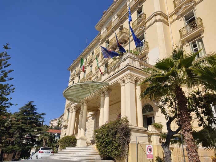 Per le gare ciclistiche di domani la Prefettura dispone la sospensione della circolazione veicolare da Capo Cervo a Sanremo Per le gare ciclistiche di domani la Prefettura dispone la sospensione della circolazione veicolare da Capo Cervo a Sanremo