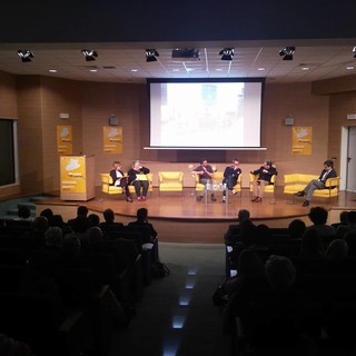 Imperia: tavola rotonda sul progetto Switch finalizzato al riuso. L'annuncio del dirigente comunale Giuseppe Enrico "Il magazzino ex Salso non è più deposito franco doganale"