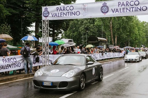 Bordighera: 16 Porsche pronte a ‘sfilare’ per le vie della città in occasione dell’evento organizzato dal Porsche Club
