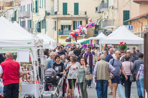 Passeggiata enogastronomica 'Passeggiando Assaporando' a Ospedaletti Passeggiata enogastronomica 'Passeggiando Assaporando' a Ospedaletti