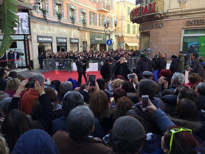 #Festival2017: con l'eclettico Gianni Rossi torna anche quest'anno il magico 'Red Carpet' di fronte all'Ariston